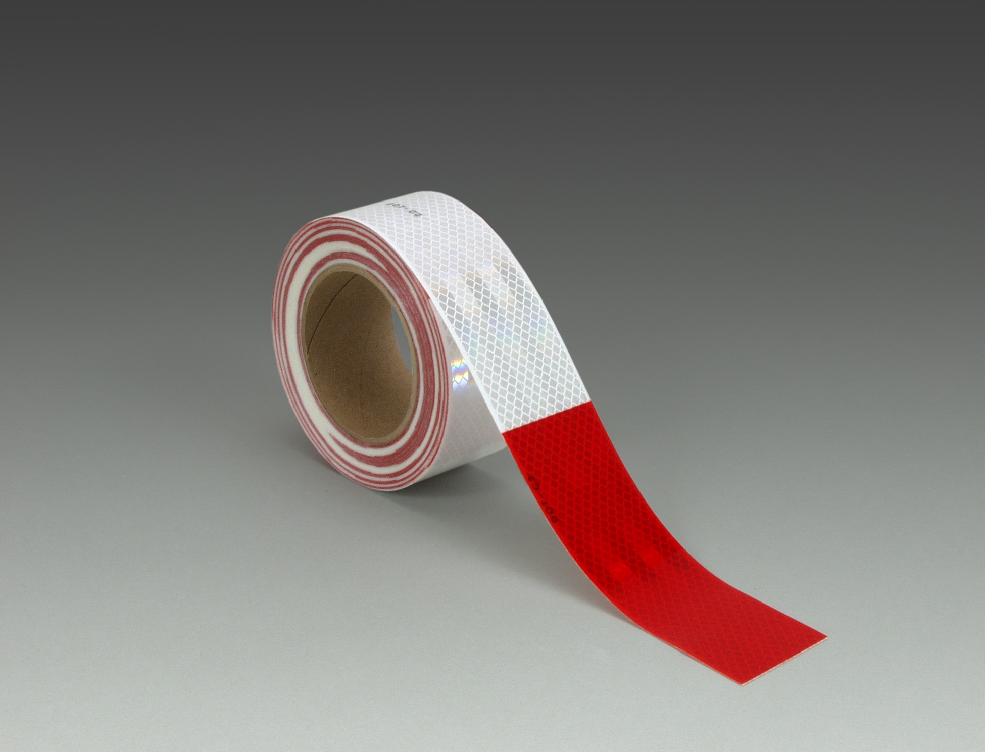 Marquages à grande visibilité Diamond Grade(MC) 3M(MC), 983-326, rouge/blanc, dimensions variées